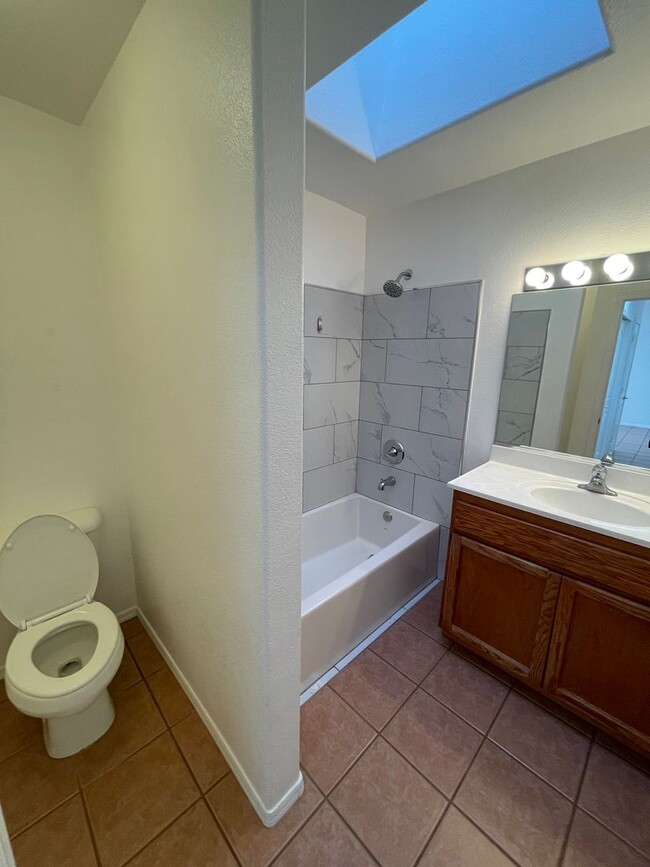 Building Photo - YUMA MEADOWS TOWNHOUSE W/ POOL ACCESS!