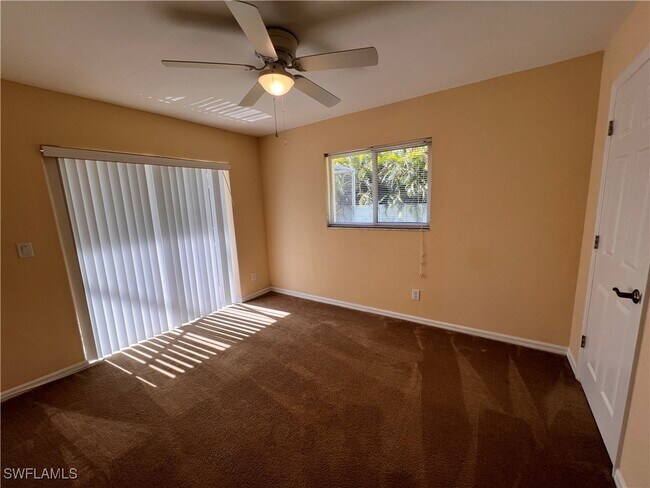 Building Photo - 234 SW 43rd St