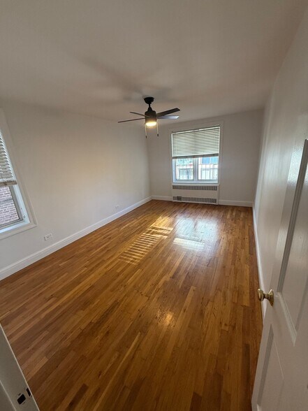 Primary Photo - 930 E 7th St