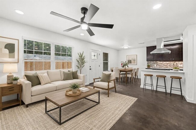 Building Photo - 3508 Southridge Dr