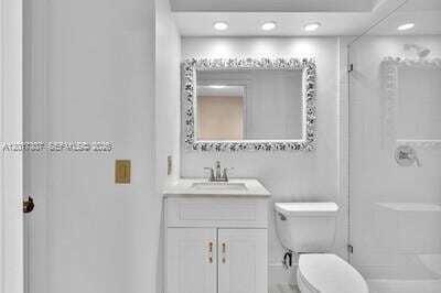 Building Photo - 1395 Cottonwood Cir