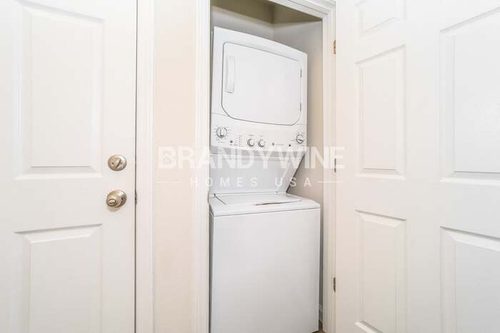 Building Photo - 540 Narnia Ct