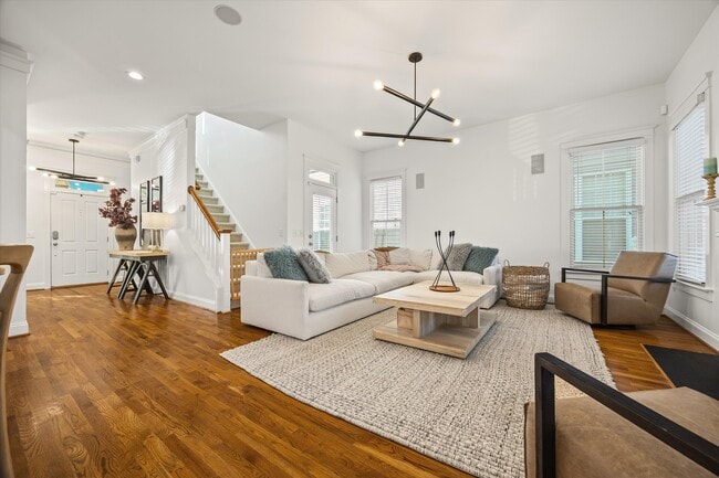 Primary Photo - 12621 Doster Ave