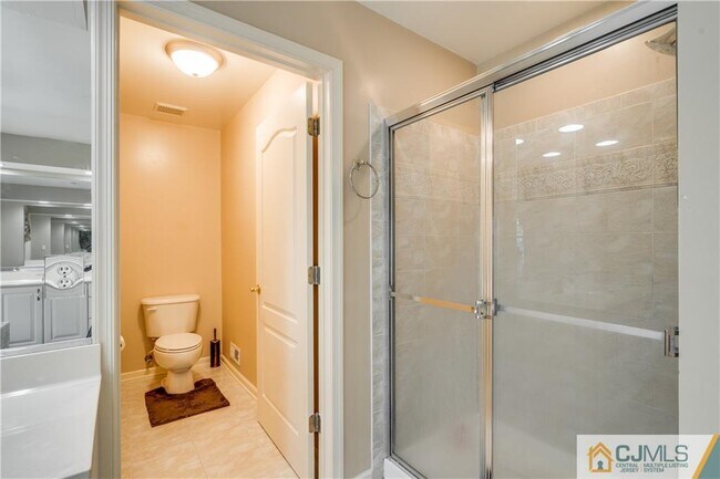 Building Photo - 35 Old Mill Rd