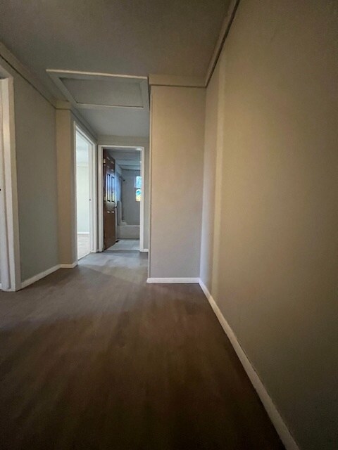 Building Photo - 608 E 4th St