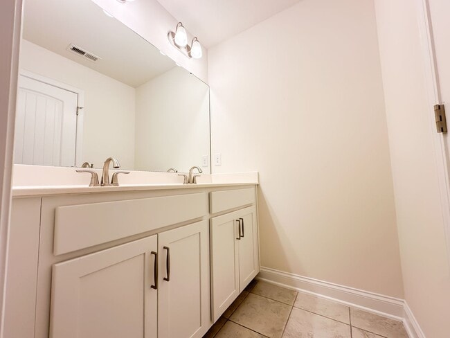 Building Photo - Radiant Townhouse located in Raleigh