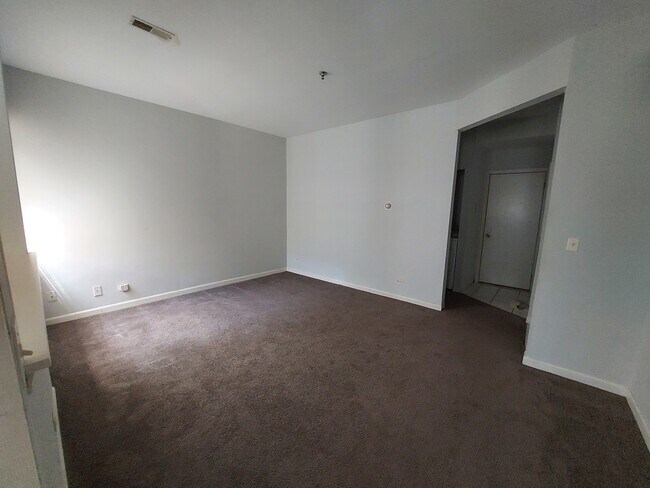 Building Photo - 369 Springmist Ct