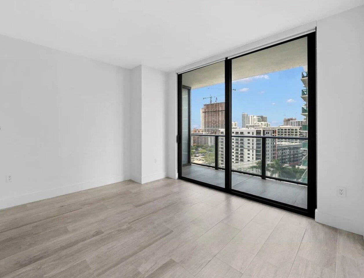 Building Photo - 121 NE 34th St