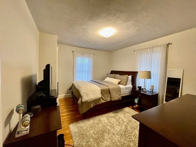 Building Photo - 29 Springfield St