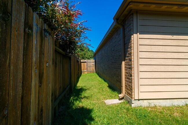 Building Photo - 12115 Estelle Ln