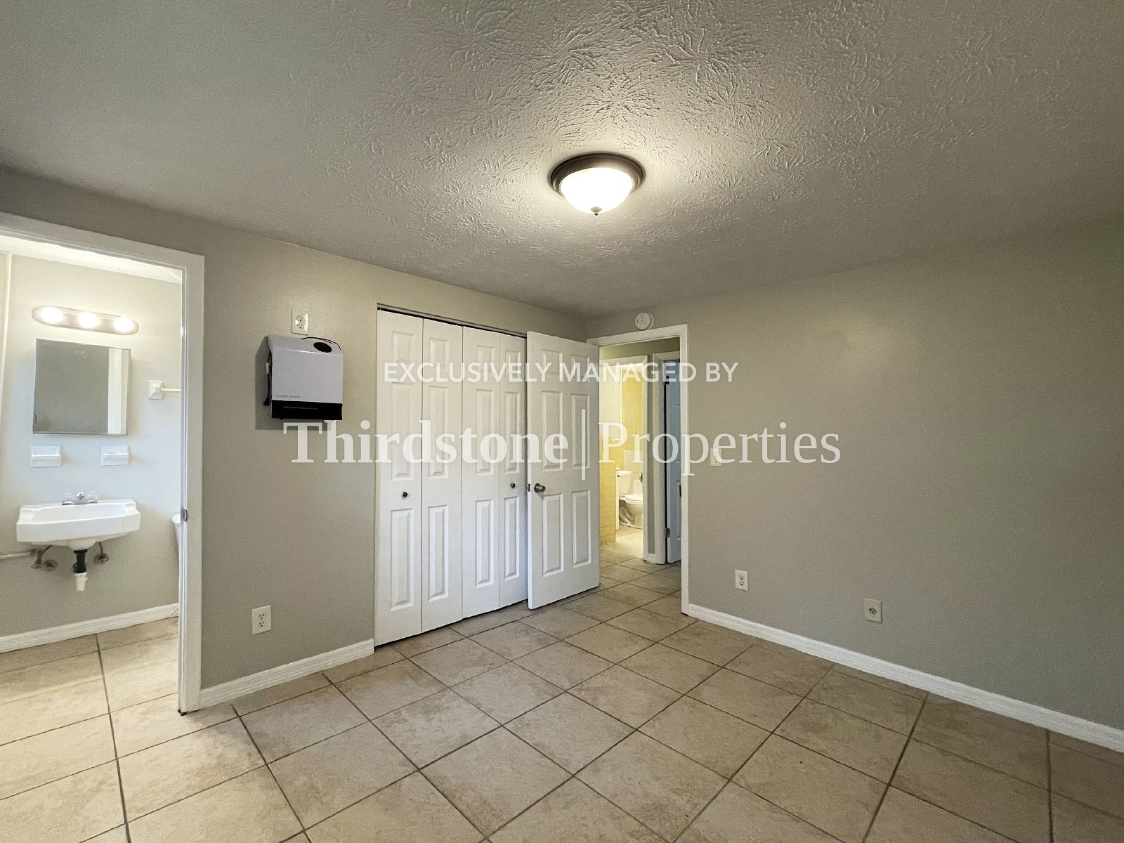 Building Photo - 2912 W 15th St