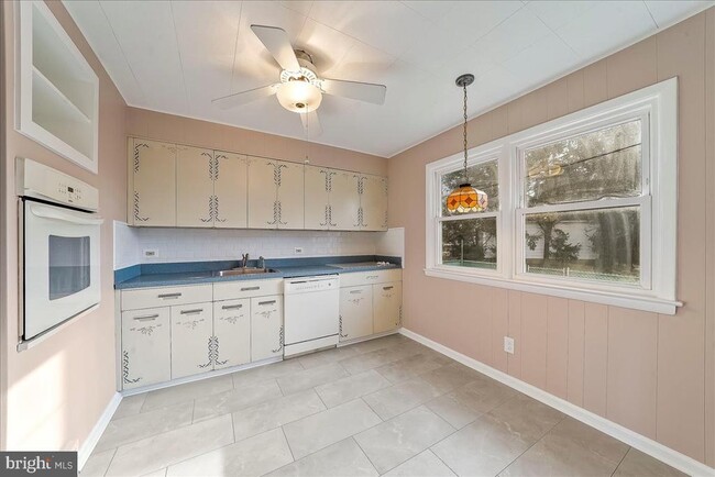 Building Photo - 201 Trimble Blvd