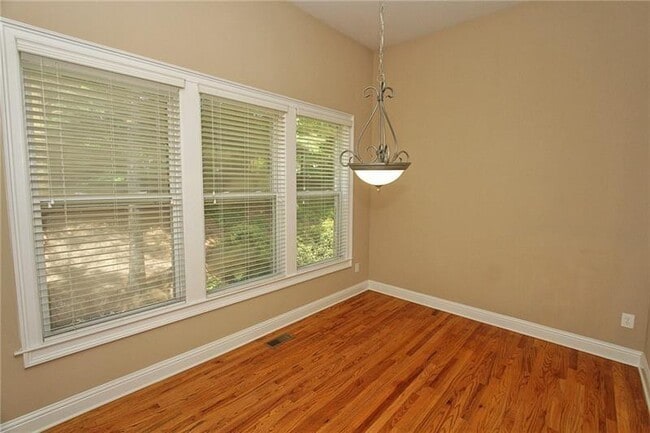 Building Photo - 3029 Woodwalk Dr SE