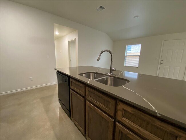 Building Photo - 2320 Duntov Dr