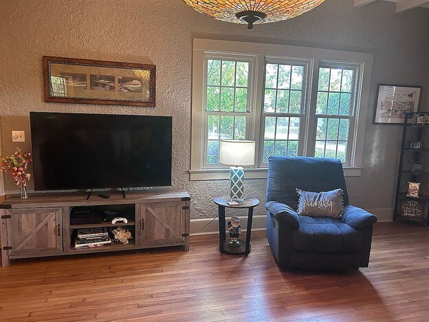 Building Photo - 118 Humphrey St