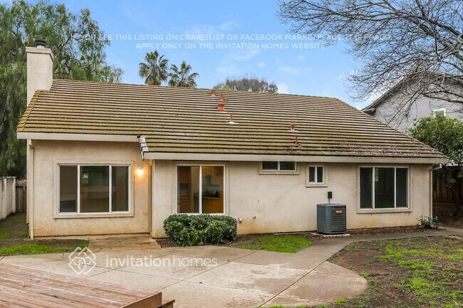 Building Photo - 5000 Mesa Ridge Dr