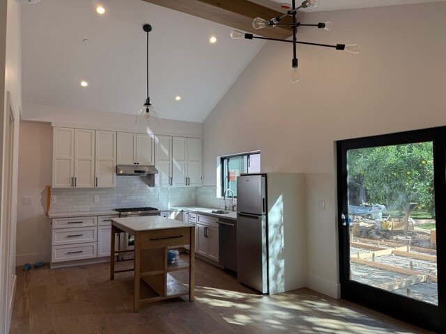 Full Kitchen - 1242 Mildred Ave