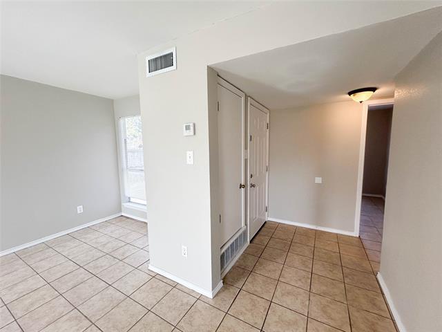 Building Photo - 1401 Old Bardwell Rd