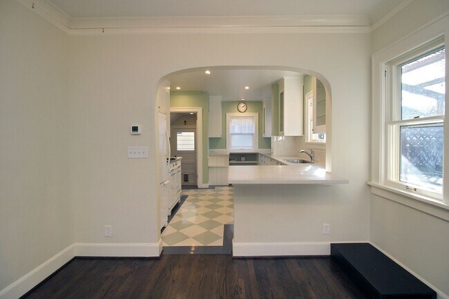 Building Photo - 2241 NE 33rd Ave