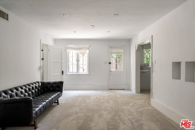 Building Photo - 2030 Laurel Canyon Blvd