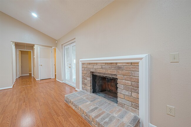 Building Photo - 3231 E Heatherock Cir