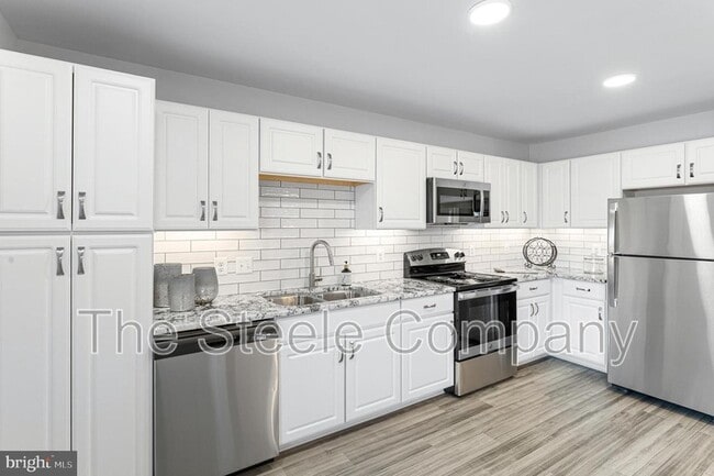 Building Photo - 19520 Village Walk Dr