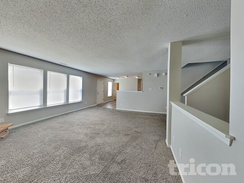 Building Photo - 8343 Weathervane Cir