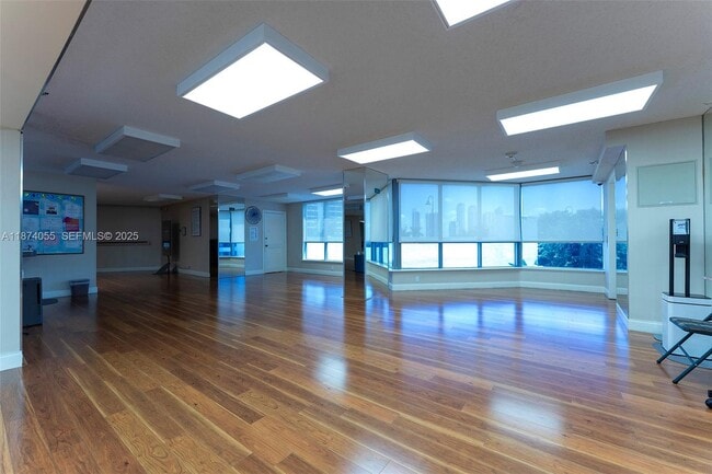 Building Photo - 3530 Mystic Pointe Dr