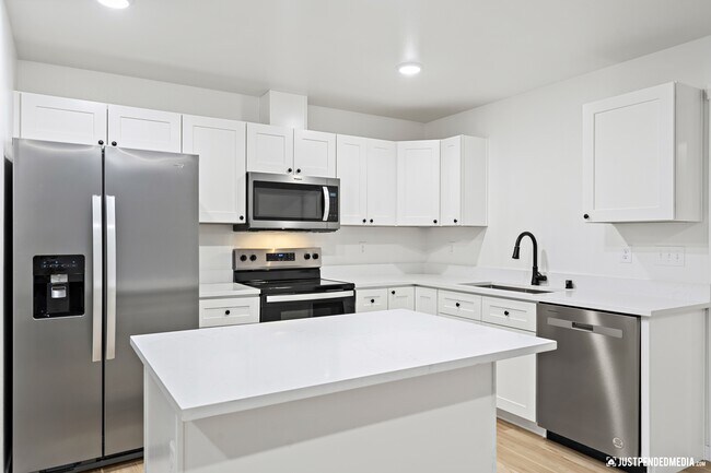 Building Photo - 12378 Lake St