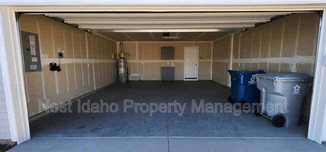 Building Photo - 409 Hildago Wy