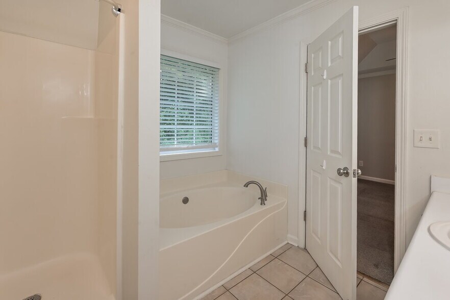 Building Photo - 422 Shoal Cir