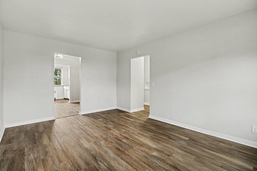 Building Photo - 1607 Asmann Ave