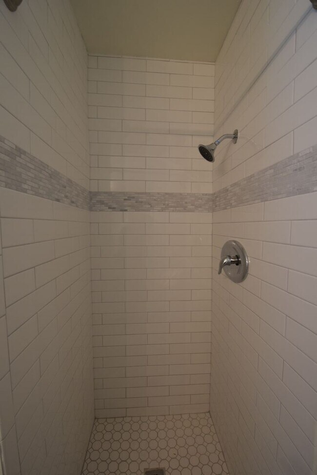 Building Photo - 5220 Radford Ave