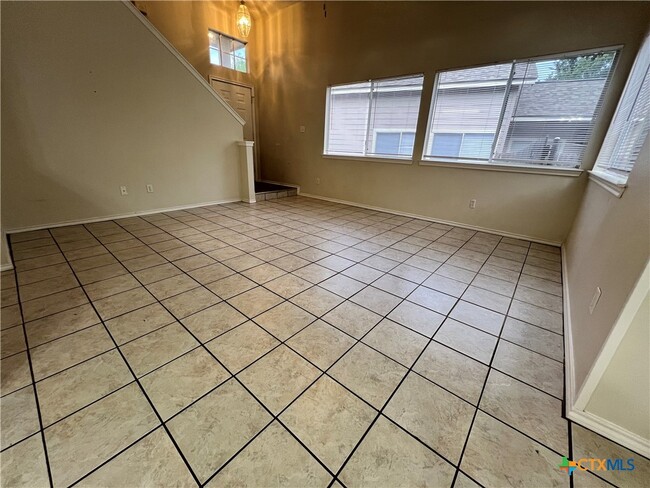 Building Photo - 809 Sagewood Trail