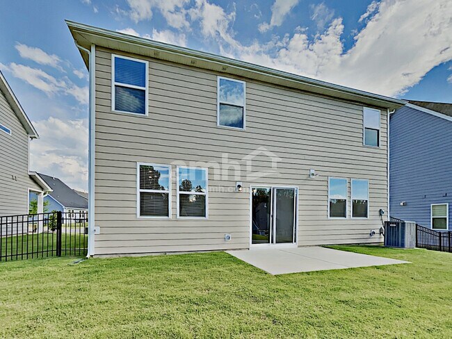 Building Photo - 118 White Ash Dr