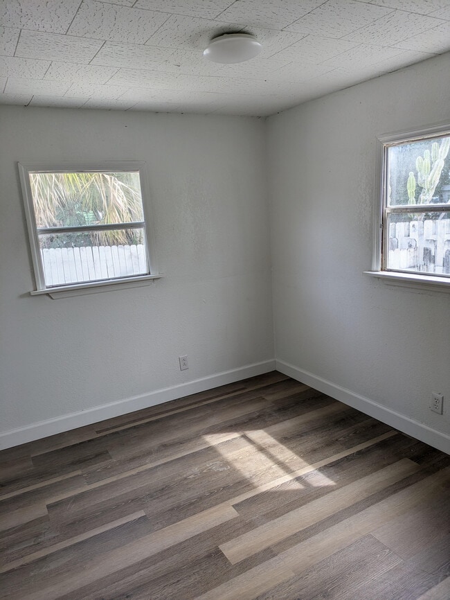 Building Photo - 2934 Plumosa Ln