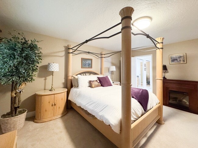 Building Photo - 2245 Minerva Way