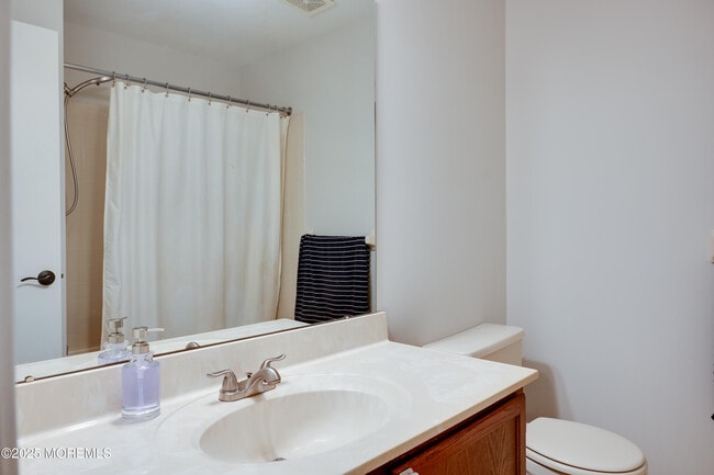 Building Photo - 203 Waverly Ct