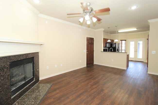 Building Photo - 2556 E Turtle Creek Dr