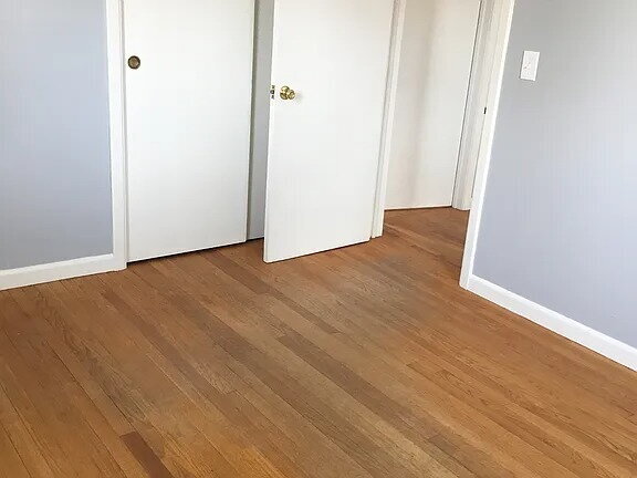Building Photo - Amazing 3 bedroom, 1 bathroom house in Southampton.