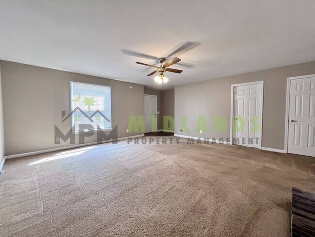 Building Photo - 113 Lake Shire Dr