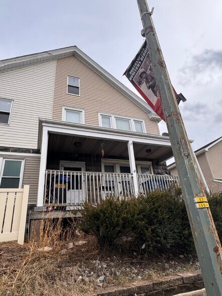 Building Photo - 2385 Main St