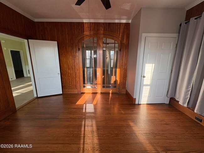 Building Photo - 208 St Anne St