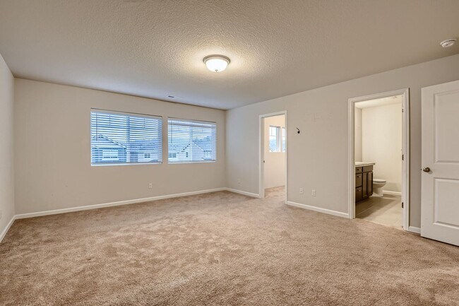 Building Photo - Beautiful Gresham Single-Family Home COMING SOON with a SPECIAL OFFER of $150 credit on your firs...