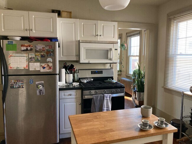 Building Photo - Mansfield Heights | 313-315 Mansfield