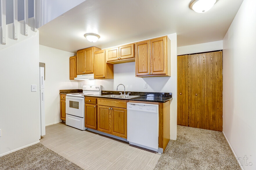 Building Photo - Green Pine Acres Apartments