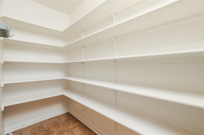 Building Photo - 1561 Kenneys Way