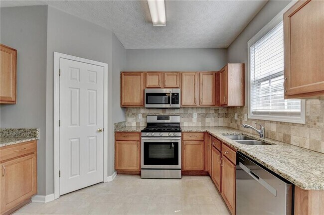 Building Photo - 3067 Kentmere Dr