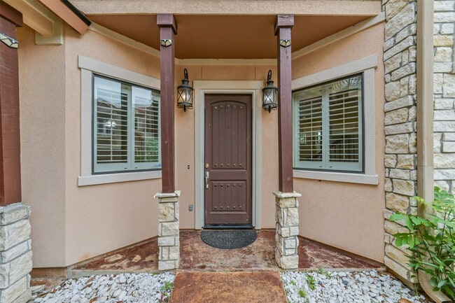 Building Photo - 11025 Robin Hood Ct