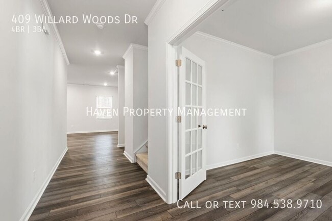 Building Photo - 409 Willard Wds Dr